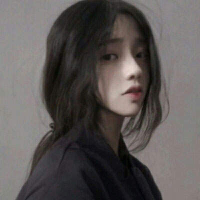 她换了个发型,变成新的人